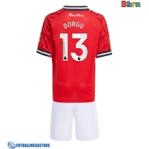 Fotballdrakt Barn Manchester United Patrick Dorgu #13 Hjemmedraktsett 2025-26 Kortermet (+ Korte bukser)